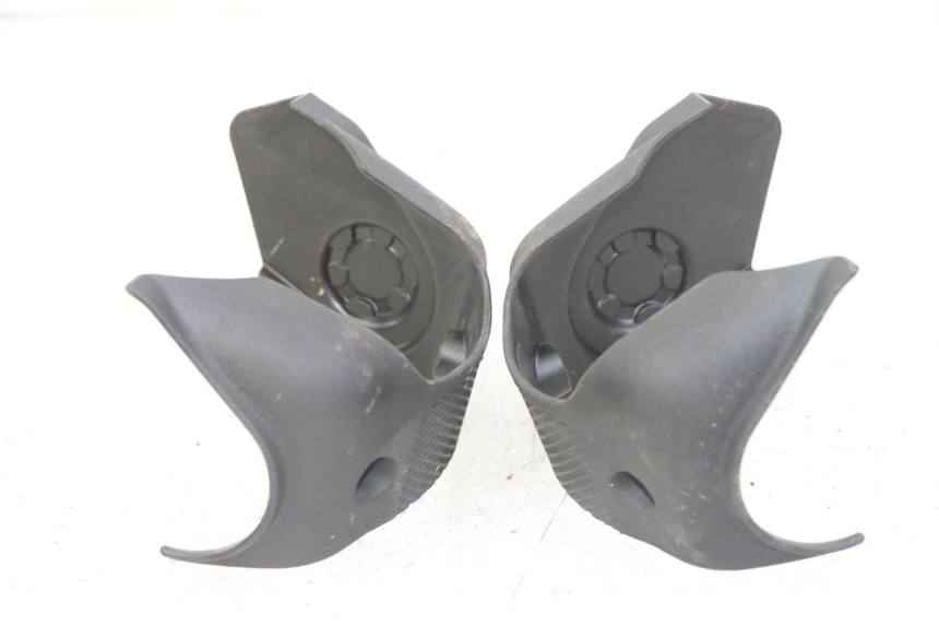 photo de VERKLEIDUNG VORNE MITTE PIAGGIO IE MP3 YOURBAN 300 (2011 - 2016) - Alternative Perspektive