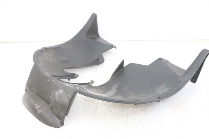 photo de UNTERE VERKLEIDUNGSSCHEIBE VORNE PIAGGIO MP3 LT 300 (2010 - 2016) - Details der Befestigungspunkte