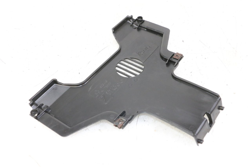 photo de UNTERE VERKLEIDUNGSVERBINDUNG VORNE PIAGGIO MP3 LT 400 (2007 - 2012) - Detailansicht des Bauteils