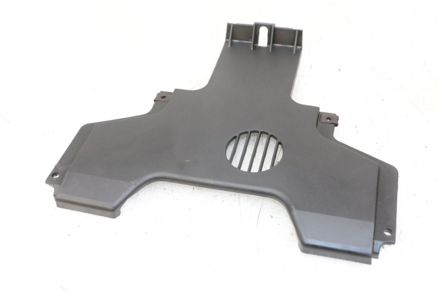 photo de UNTERE VERKLEIDUNGSVERBINDUNG VORNE PIAGGIO MP3 LT 400 (2007 - 2012) - Zoom auf Gebrauchszustand