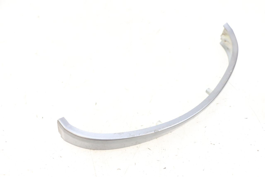 photo de VERKLEIDUNG VORNE MITTE EFUN PUSA 1 - Detailansicht des Bauteils