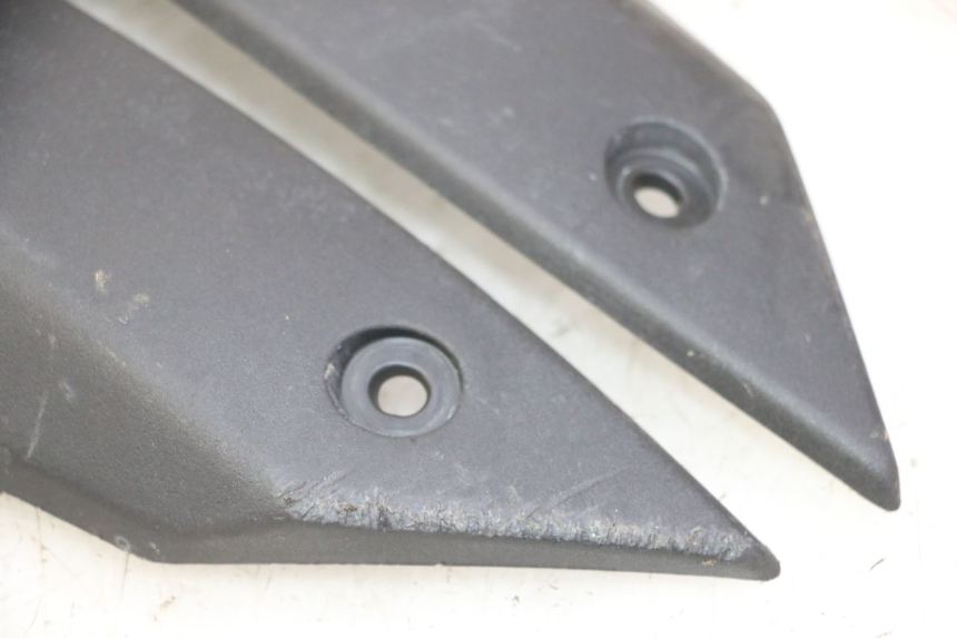 photo de VERKLEIDUNG VORNE MITTE PEUGEOT STREETZONE I NAKED 2T 50 (2018 - 2020) - Detailansicht des Bauteils