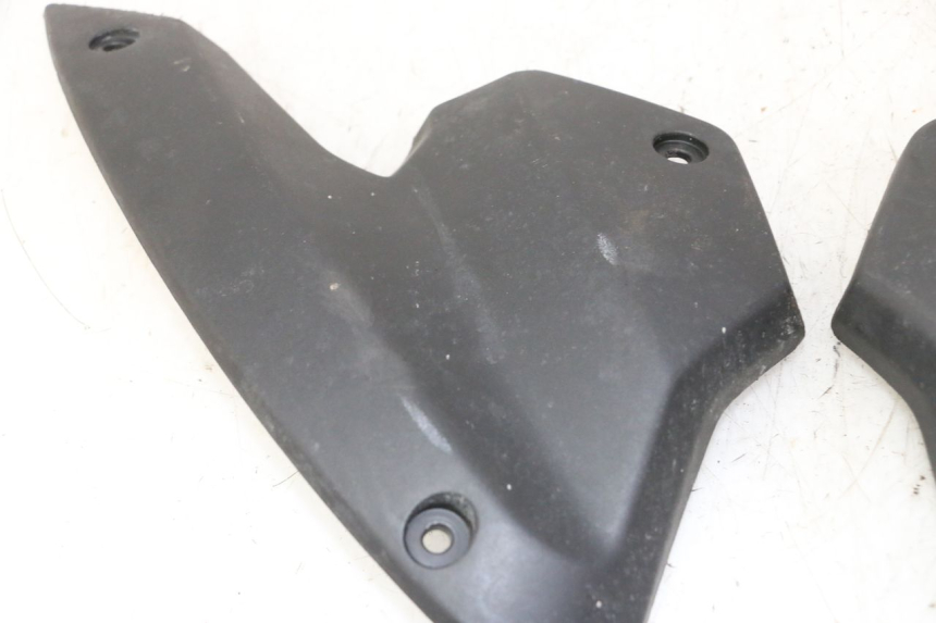 photo de VERKLEIDUNG VORNE MITTE PEUGEOT STREETZONE I NAKED 2T 50 (2018 - 2020) - Zoom auf Gebrauchszustand