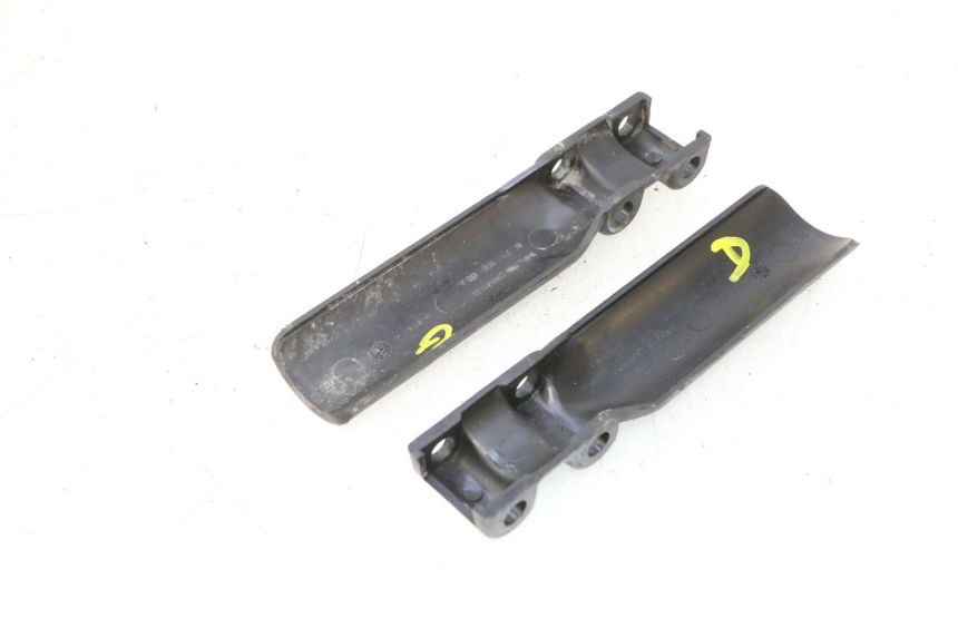 photo de UNTERE VERKLEIDUNG VORDERSEITE VERBINDUNG PEUGEOT TREKKER 50 (1995 - 2004) - Detailansicht des Bauteils
