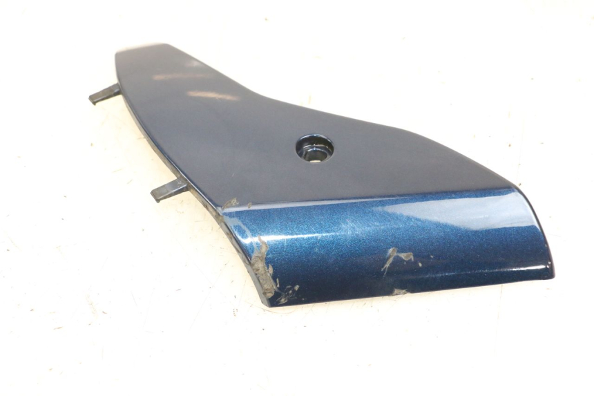 photo de UNTERE VERKLEIDUNGSSCHEIBE PIAGGIO VESPA LX 125 (2005 - 2010) - Zoom auf Gebrauchszustand