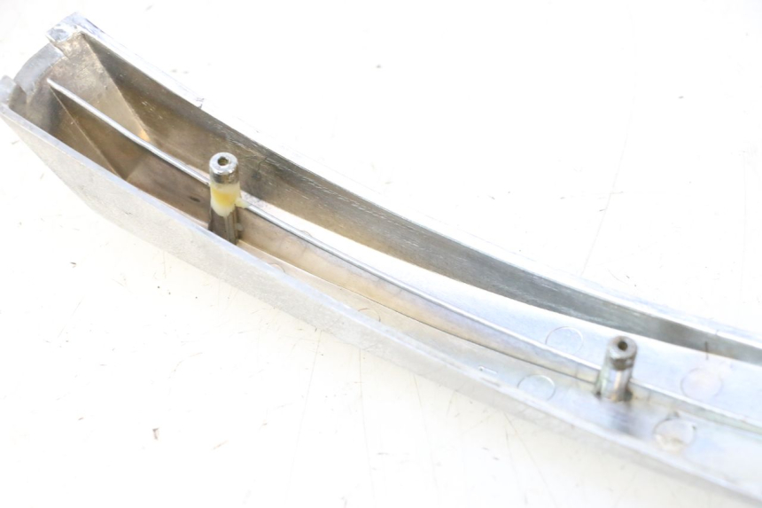 photo de VERKLEIDUNG VORNE MITTE PIAGGIO VESPA PK FL 2T 50 (1990 - 1996) - Detailansicht des Bauteils