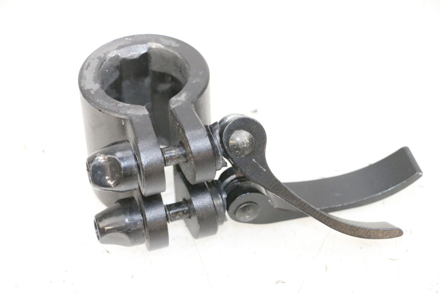 photo de VERKLEIDUNG VORNE MITTE DUALTRON VICTOR LIMITED 1 - Detailansicht des Bauteils