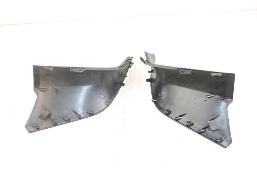 photo de UNTERE VERKLEIDUNGSVERBINDUNG VORNE YAMAHA XMAX X-MAX ABS 125 (2017 - 2020) - Detailansicht des Bauteils