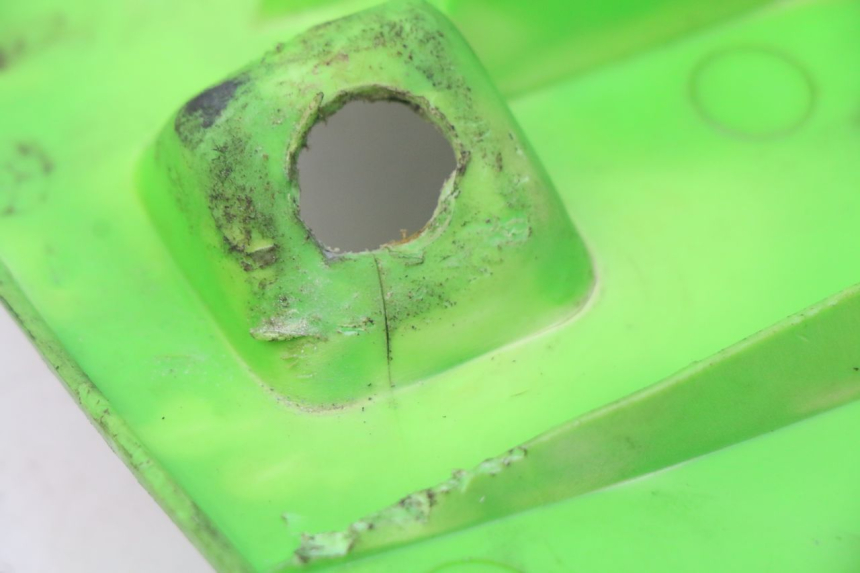 photo de VORDERE VERKLEIDUNGSVERBINDUNG KAWASAKI KX 250 (1994 - 1998) - Detailansicht des Bauteils