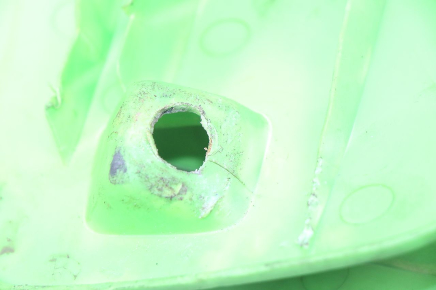 photo de VORDERE VERKLEIDUNGSVERBINDUNG KAWASAKI KX 250 (1994 - 1998) - Zoom auf Gebrauchszustand