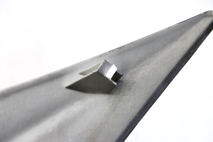 photo de FRONTVERKLEIDUNG MITTE KYMCO DINK STREET 125 (2009 - 2014) - Zoom auf Gebrauchszustand