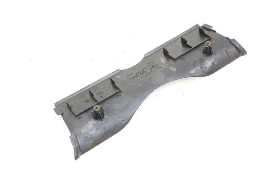 photo de FRONTVERKLEIDUNG MITTE KYMCO STRYKER OFF ROAD 125 (1999 - 2005) - Zoom auf Gebrauchszustand