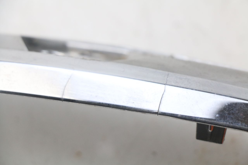 photo de VORDERE VERKLEIDUNGSVERBINDUNG PIAGGIO LIBERTY IGET 4T 50 (2015 - 2020) - Detailansicht des Bauteils