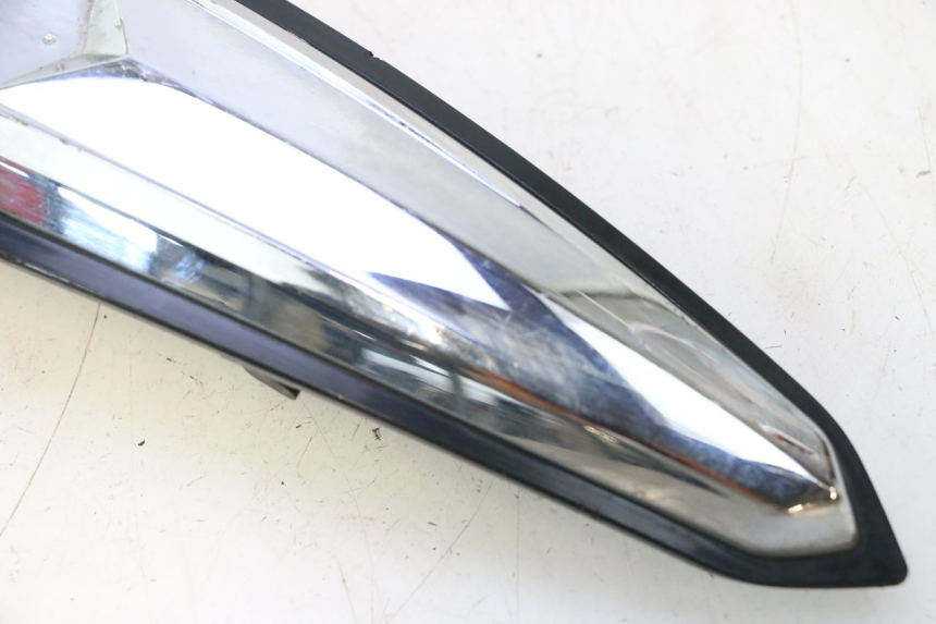 photo de VORDERE VERKLEIDUNGSVERBINDUNG PIAGGIO LIBERTY IGET 4T 50 (2015 - 2020) - Technische Nahaufnahme