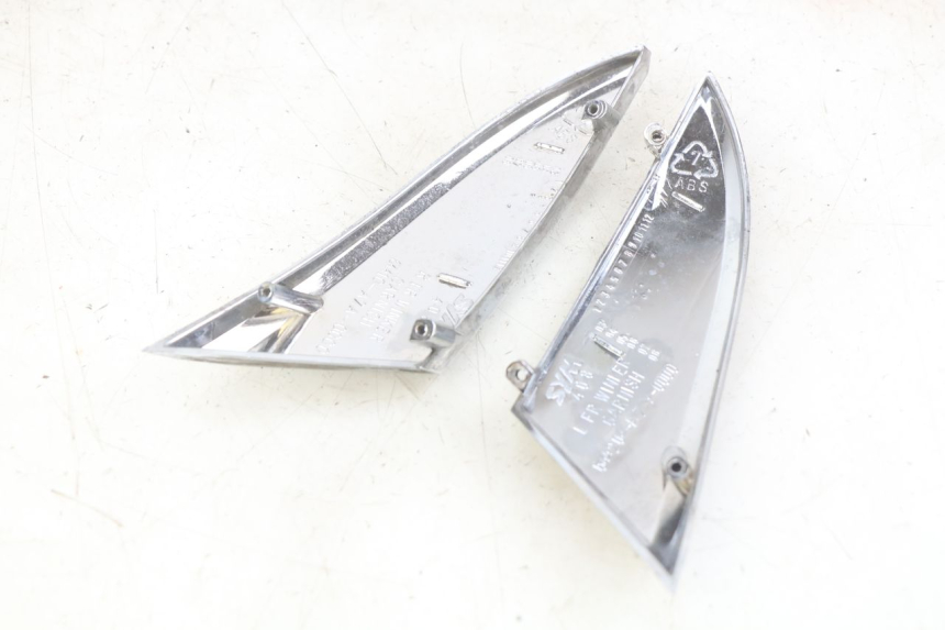 photo de VORDERE VERKLEIDUNGSVERBINDUNG SYM MIO 50 (2011 - 2017) - Zoom auf Gebrauchszustand