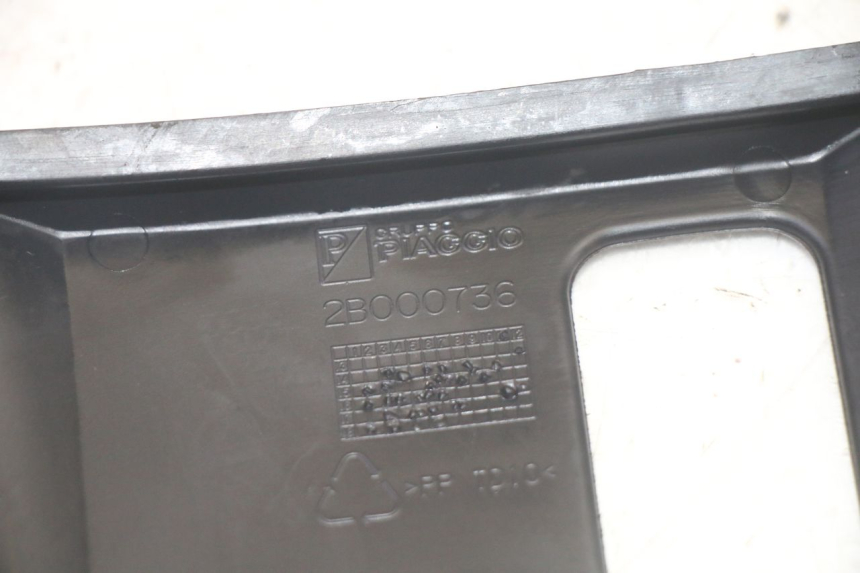 photo de FRONTVERKLEIDUNG MITTE PIAGGIO MP3 HPE 350 (2018 - 2020) - Technische Nahaufnahme