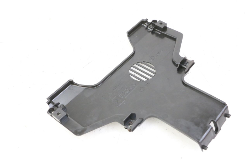 photo de FRONTVERKLEIDUNG MITTE PIAGGIO MP3 500 (2014 - 2017) - Zoom auf Gebrauchszustand