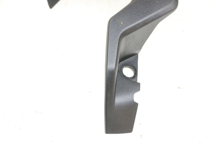 photo de FRONTVERKLEIDUNG MITTE YAMAHA MT-07 MT07 ABS 700 (2018 - 2020) - Details der Befestigungspunkte