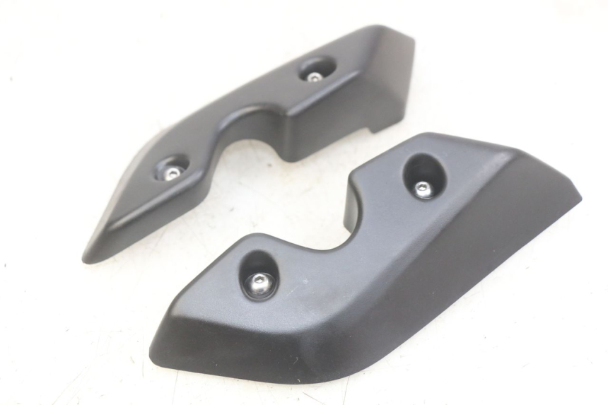 photo de VORDERE VERKLEIDUNGSVERBINDUNG YAMAHA MT ABS 125 (2014 - 2018) - Zoom auf Gebrauchszustand