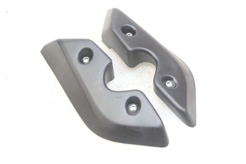 photo de VORDERE VERKLEIDUNGSVERBINDUNG YAMAHA MT ABS 125 (2014 - 2018) - Alternative Perspektive