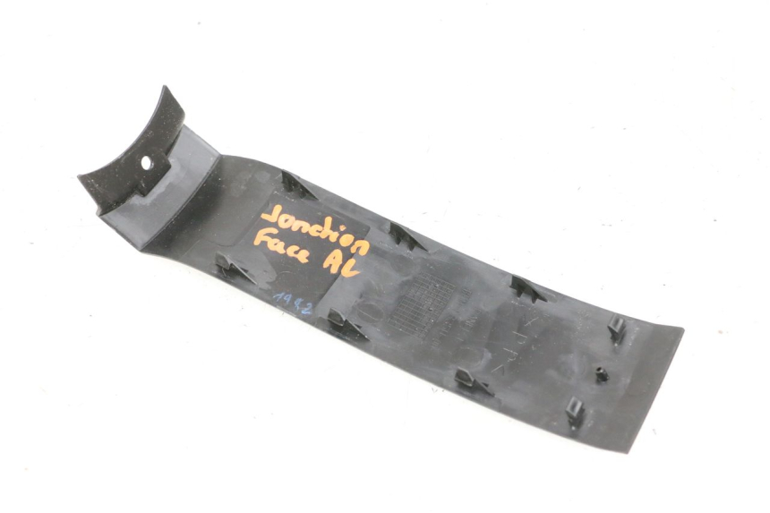 photo de FRONTVERKLEIDUNG MITTE YAMAHA NEO'S CORE 1 (2022 - 2026) - Detailansicht des Bauteils