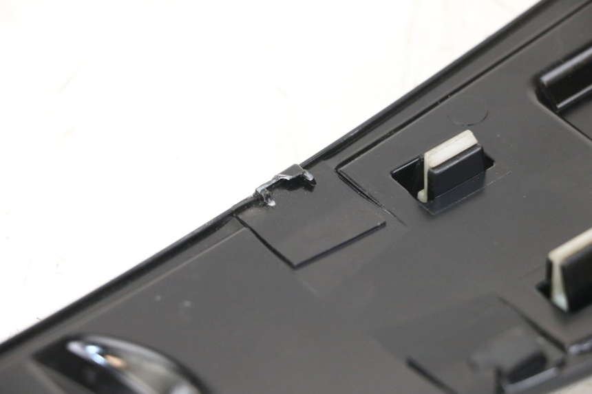 photo de FRONTVERKLEIDUNG MITTE PIAGGIO LIBERTY IGET 4T 50 (2021 - 2025) - Zoom auf Gebrauchszustand