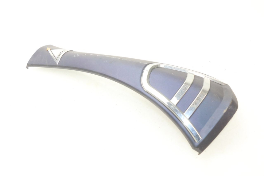 photo de FRONTVERKLEIDUNG MITTE TURBHO RP 50 (2018 - 2022) - Details der Befestigungspunkte