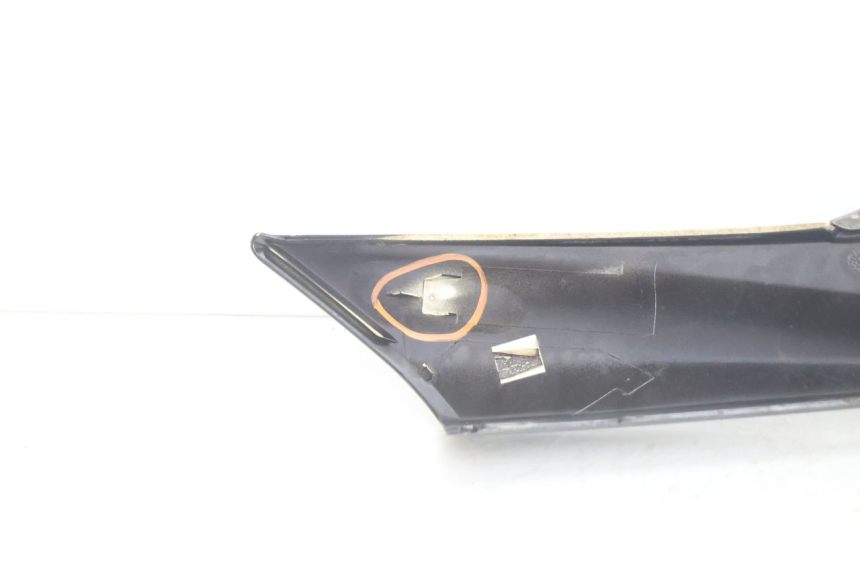 photo de FRONTVERKLEIDUNG MITTE PEUGEOT SATELIS 125 (2006 - 2009) - Zoom auf Komponenten