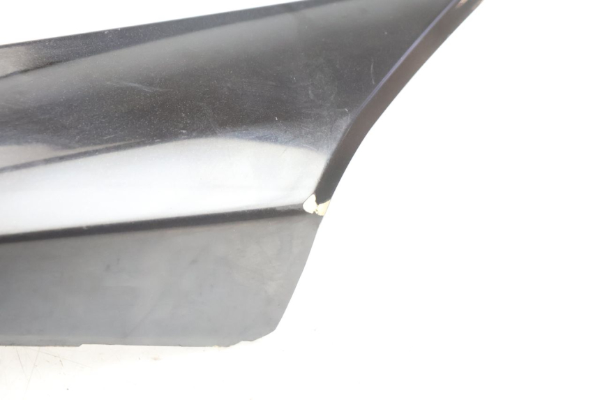 photo de FRONTVERKLEIDUNG MITTE PEUGEOT SATELIS 125 (2006 - 2009) - Details der Befestigungspunkte