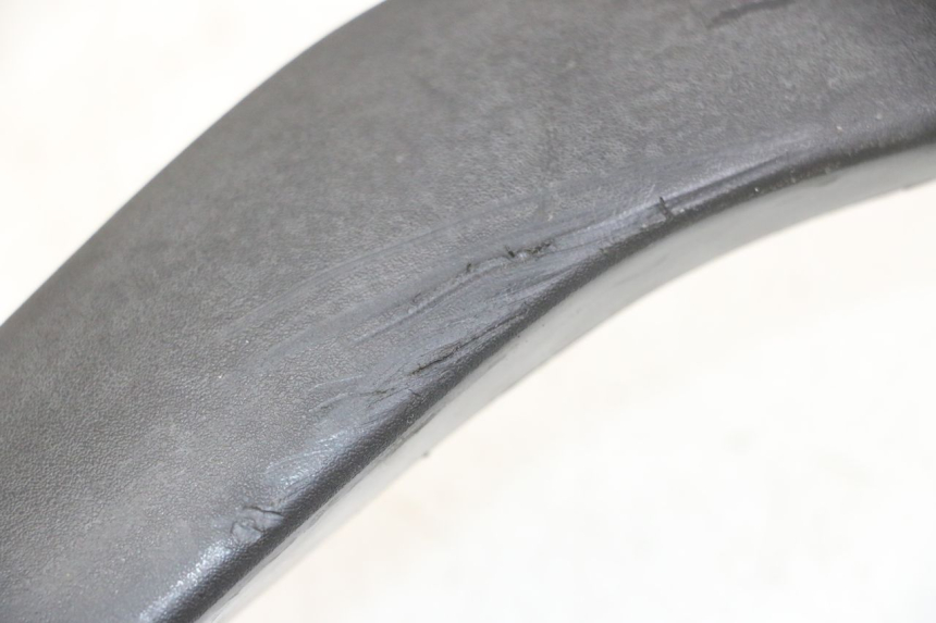 photo de FRONTVERKLEIDUNG MITTE APRILIA SCARABEO GT TOURING 125 (1999 - 2005) - Zoom auf Gebrauchszustand