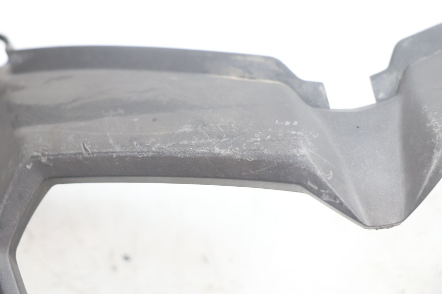 photo de VORDERE VERKLEIDUNGSVERBINDUNG APRILIA SR 2T 50 (2012 - 2017) - Zoom auf Gebrauchszustand