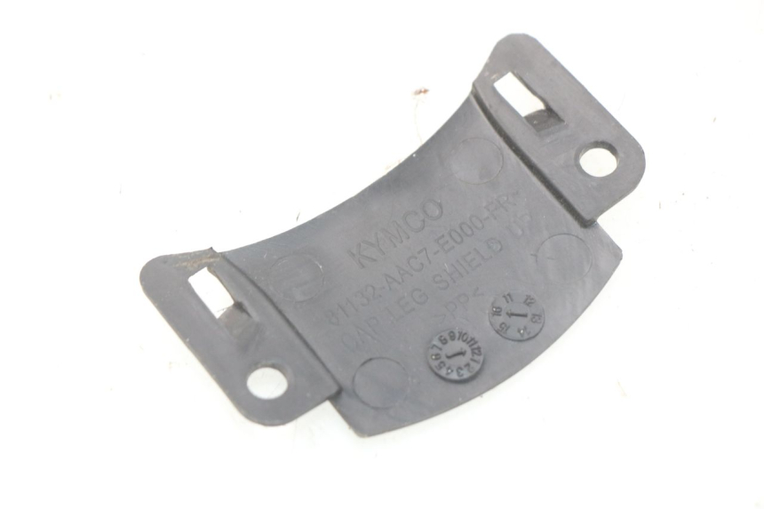 photo de VERKLEIDUNGSVERBINDUNG VORNE OBEN KYMCO AGILITY 4T 50 (2018 - 2022) - Detailansicht des Bauteils