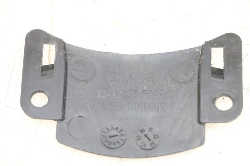 photo de VERKLEIDUNGSVERBINDUNG VORNE OBEN KYMCO AGILITY 4T 50 (2018 - 2022) - Detailansicht des Bauteils