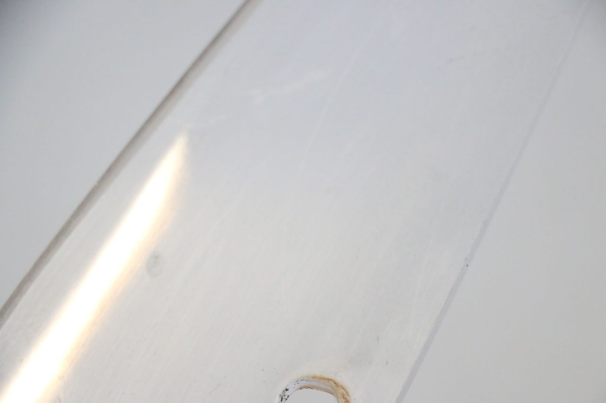 photo de VERKLEIDUNG VORNE MITTE BMW C1 125 (2000 - 2003) - Zoom auf Gebrauchszustand