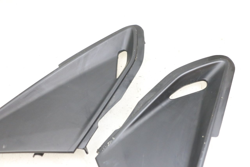 photo de VERKLEIDUNG VORNE MITTE KYMCO DINK STREET 125 (2009 - 2014) - Zoom auf Gebrauchszustand