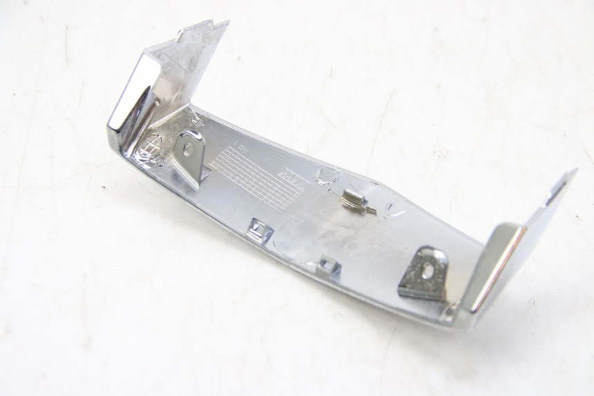 photo de VORDERE VERKLEIDUNGSVERBINDUNG OBEN PEUGEOT E-VIVACITY 1 (2012 - 2018) - Zoom auf Gebrauchszustand