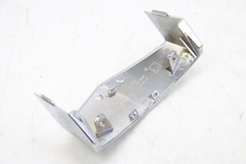 photo de VORDERE VERKLEIDUNGSVERBINDUNG OBEN PEUGEOT E-VIVACITY 1 (2012 - 2018) - Gesamtansicht des Produkts