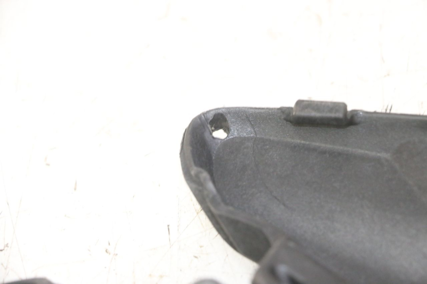 photo de VERKLEIDUNG VORNE MITTE PIAGGIO IE MP3 YOURBAN 300 (2011 - 2016) - Alternative Perspektive