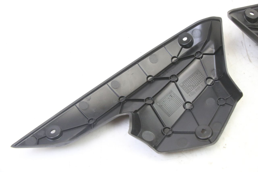 photo de VERKLEIDUNG VORNE MITTE PEUGEOT KISBEE 4T 50 (2018 - 2022) - Gesamtansicht des Produkts