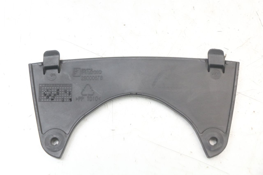 photo de VERKLEIDUNG VORNE MITTE PIAGGIO MP3 HPE 350 (2018 - 2020) - Zoom auf Gebrauchszustand