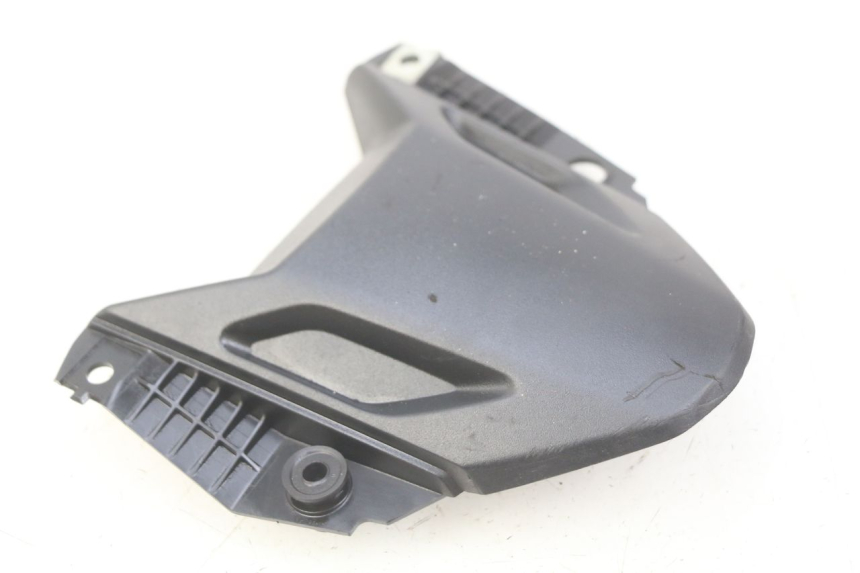 photo de VERKLEIDUNGSVERBINDUNG VORNE OBEN YAMAHA MT-07 MT07 700 (2018 - 2020) - Detailansicht des Bauteils