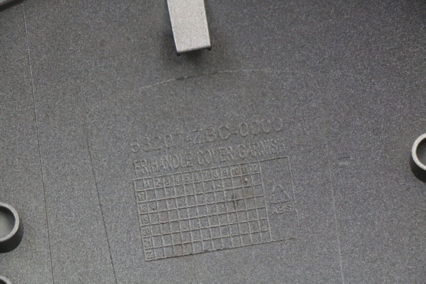 photo de VERKLEIDUNG VORNE MITTE PEUGEOT BELVILLE 125 (2017 - 2021) - Gesamtansicht des Produkts