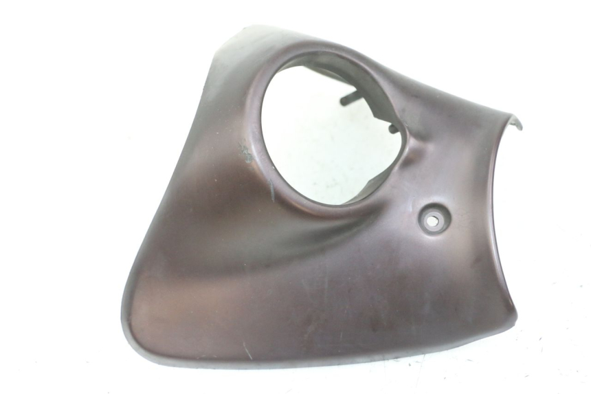 photo de VERKLEIDUNG VORNE MITTE APRILIA SCARABEO GT TOURING 125 (1999 - 2005) - Details der Befestigungspunkte