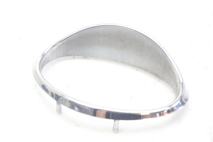 photo de VERKLEIDUNGSVERBINDUNG VORNE OBEN APRILIA SCARABEO 100 (2003 - 2012) - Zoom auf Gebrauchszustand