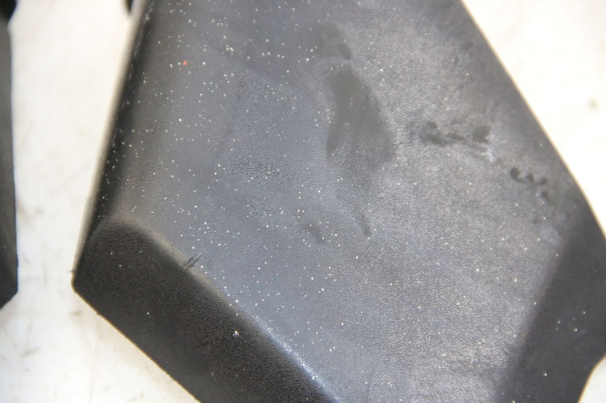 photo de VERKLEIDUNG VORNE MITTE MBK SKYCRUISER 125 (2006 - 2009) - Zoom auf Gebrauchszustand