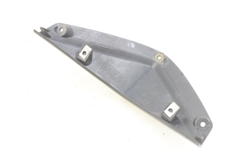 photo de VERKLEIDUNGSVERBINDUNG VORNE OBEN APRILIA SR 2T 50 (2012 - 2017) - Detailansicht des Bauteils