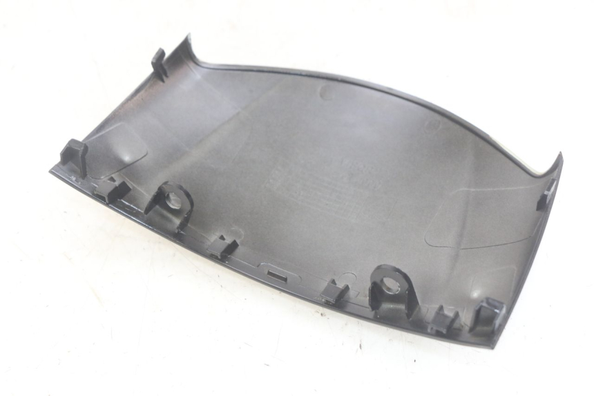 photo de VORDERE VERKLEIDUNGSVERBINDUNG OBEN PEUGEOT TWEET 4T 50 (2018 - 2022) - Zoom auf Gebrauchszustand