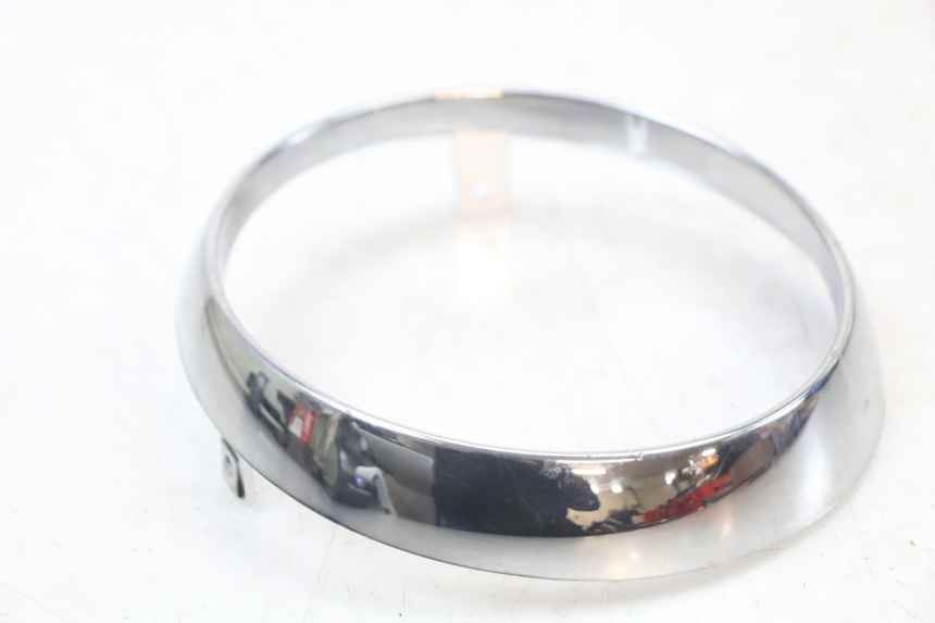 photo de VERKLEIDUNG VORNE MITTE PIAGGIO VESPA PRIMAVERA 4T 50 (2021 - 2024) - Detailansicht des Bauteils