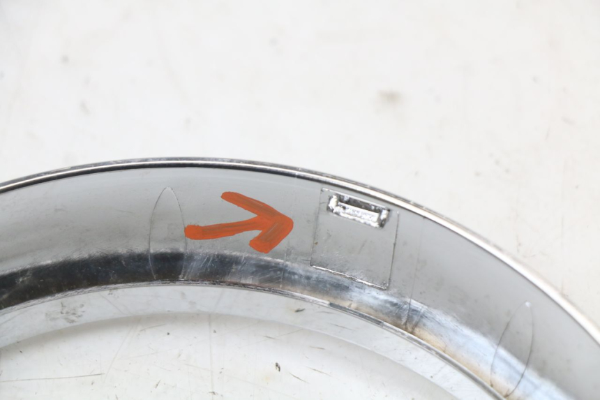 photo de VERKLEIDUNG VORNE MITTE PIAGGIO VESPA PRIMAVERA 4T 50 (2021 - 2024) - Alternative Perspektive