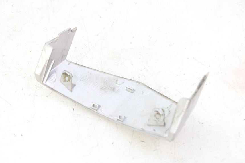 photo de VERKLEIDUNG VORNE MITTE PEUGEOT VIVACITY NEW 2T 50 (2008 - 2017) - Zoom auf Gebrauchszustand